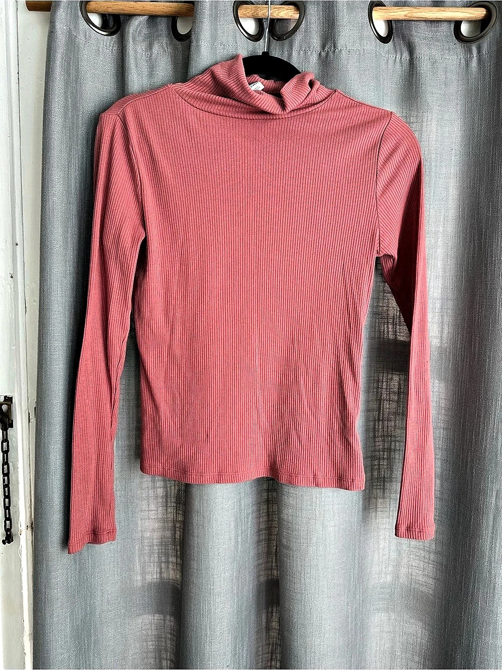 Old Navy Ribbed Turtleneck Long Sleeve Top Pink Small